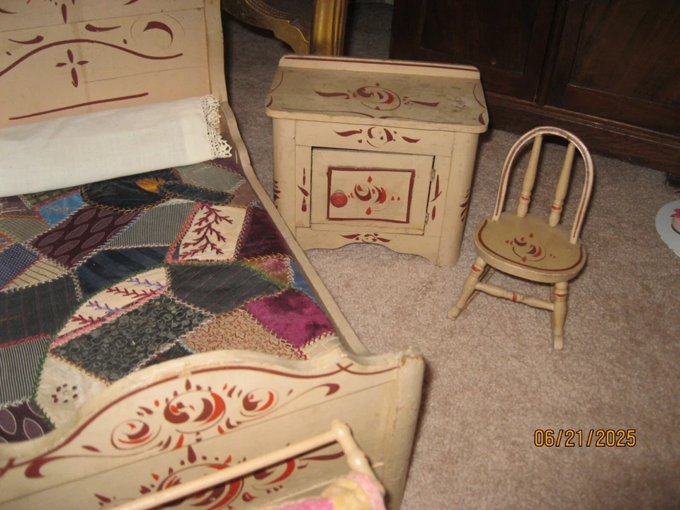 精彩古董娃娃复古家具木制卧室套装 - 8 件 — 第 3/4 张图片