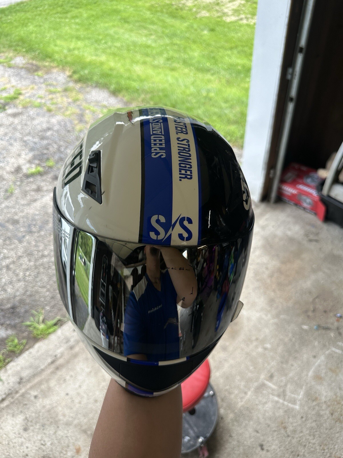 Picture 2 of 6