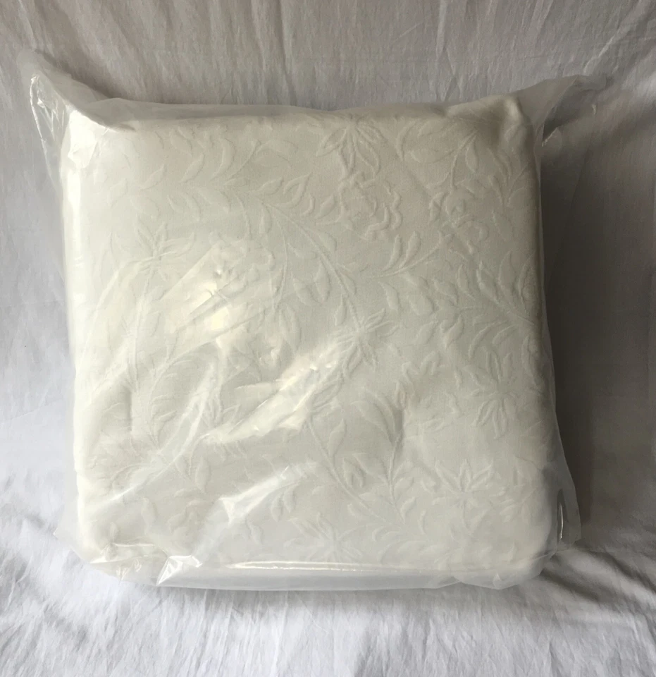 NEXT White Matelasse Floral Bedspread 150 X 200cm - Image 2 of 4