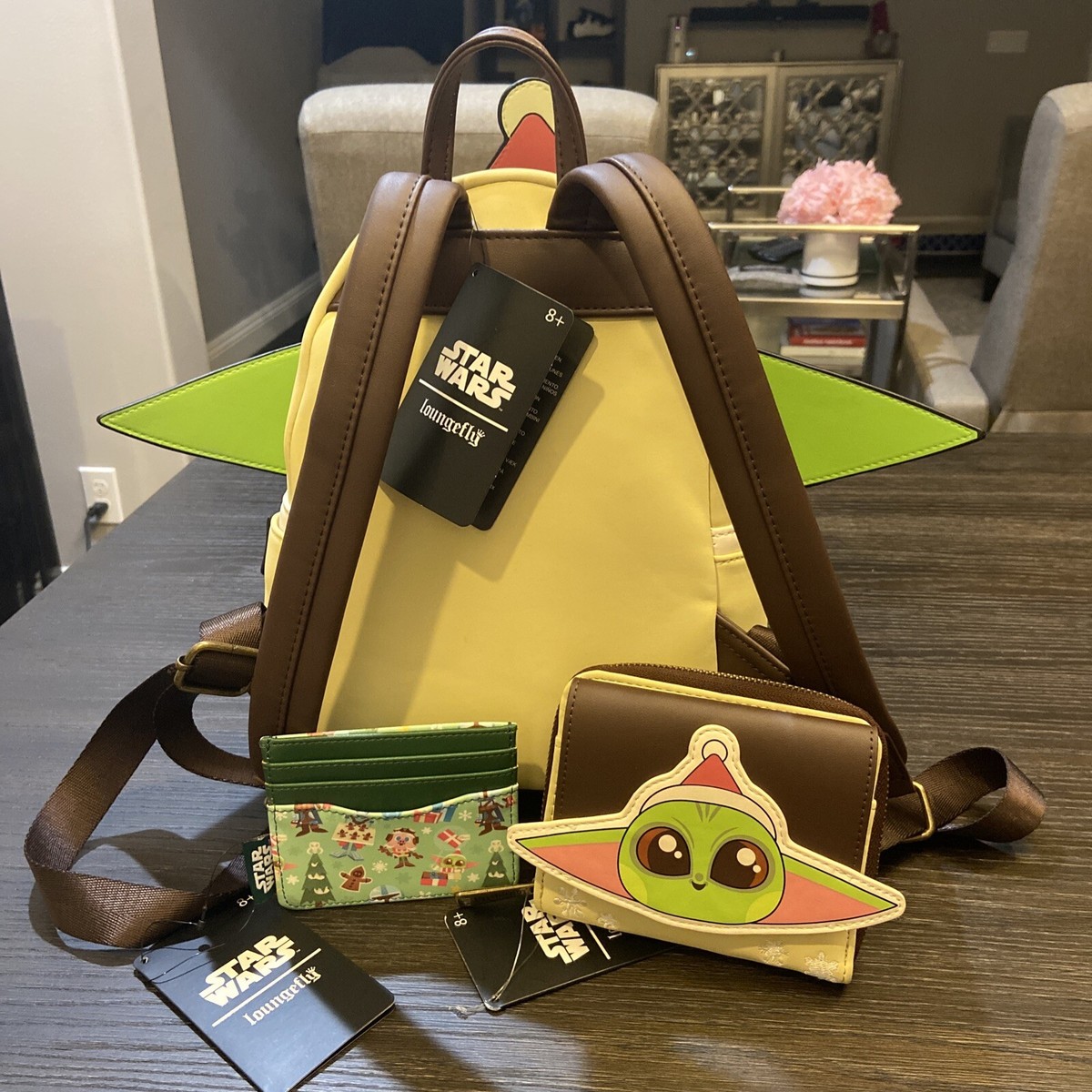 STAR WARS DISNEY MANDALORIAN GROGU HOLIDAY MINI BACKPACK  display picture 3