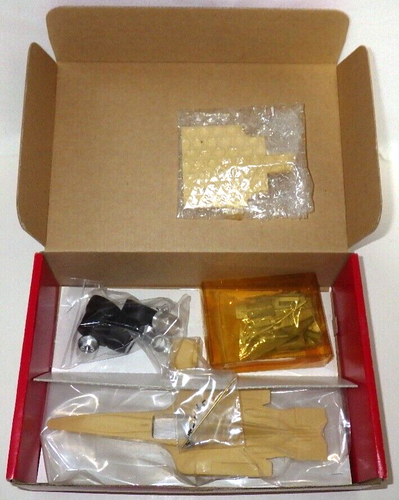 Studio 27 Ferrari F300 BS TEST in SUZUKA 1998 1/20 scale resin kit unassembled - Picture 5 of 24