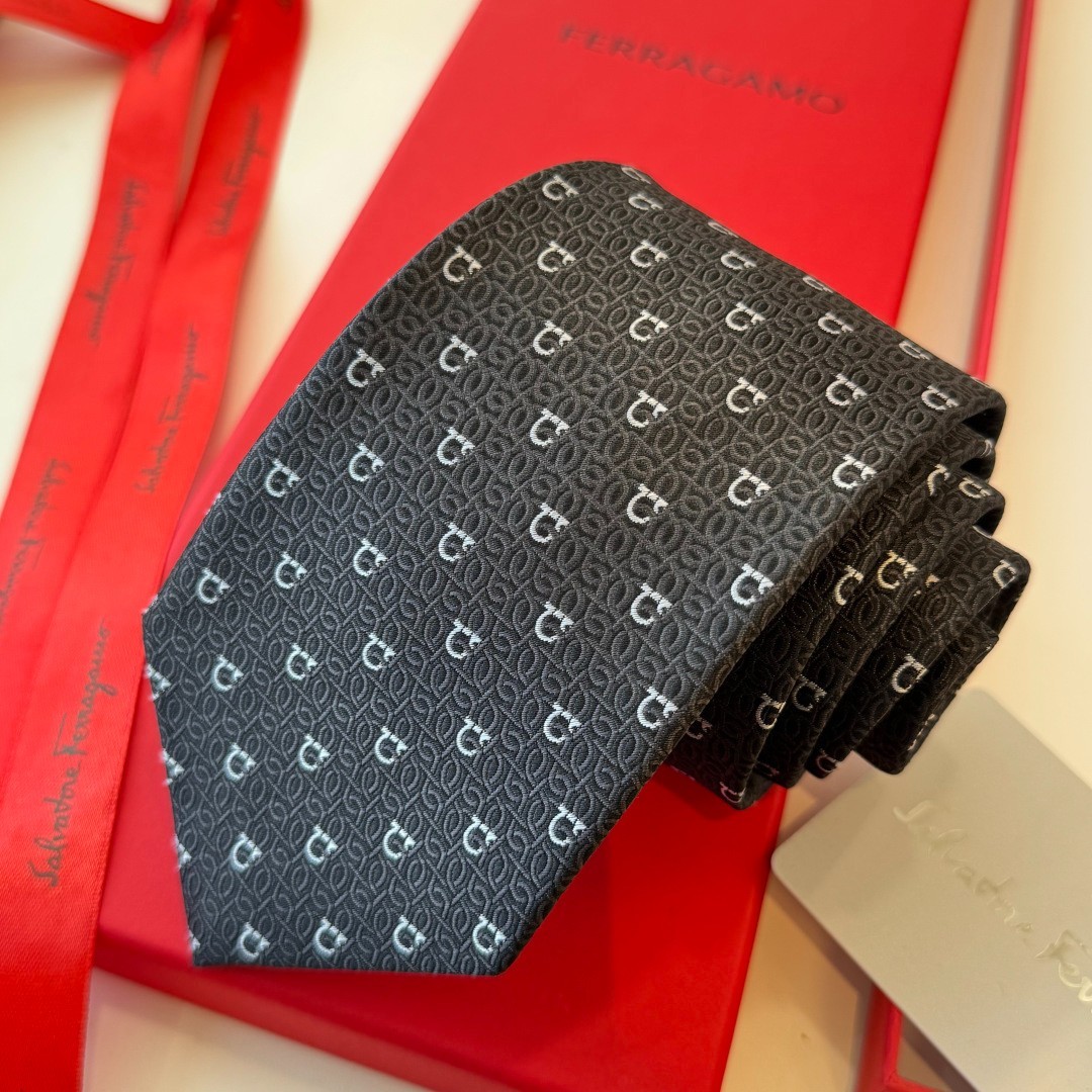 NWT Men's Ferragamo Silk Tie Designer Formal Business New