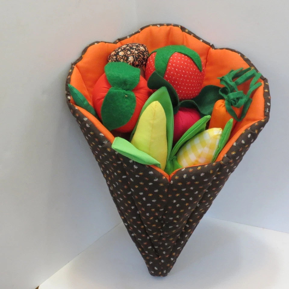 Centro de mesa Cornucopia de tela hecho a mano con verduras cosidas a mano cosecha de otoño Foto 4 de 4