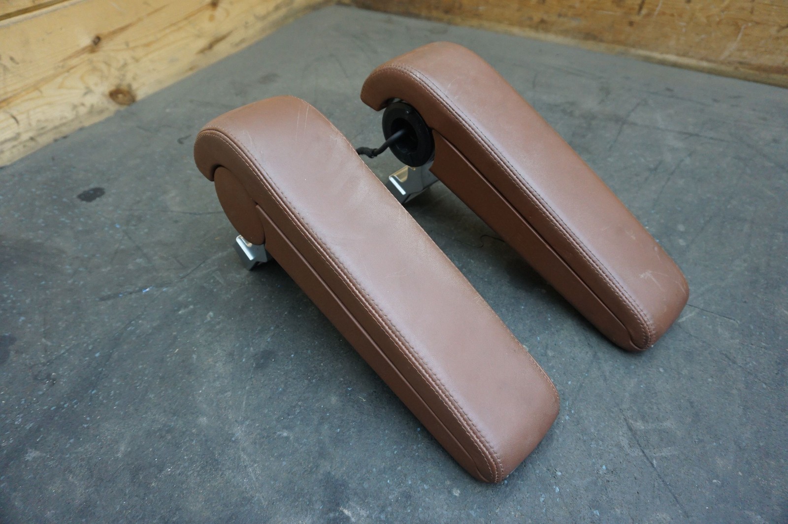 Set of 2 Center Console Armrest 3W0864101F OEM Bentley Flying Spur GT GTC 2009