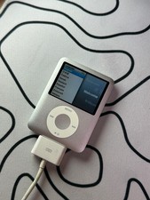 Apple iPod nano 3rd Gen Silver 4 GB - Grade AB - Bad Battery
