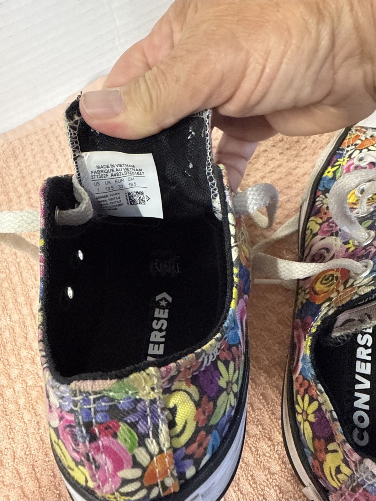 Converse Youth All Star Low Top Canvas Multicolor Flowers Shoes - Size Yth 1 US thumbnail 9