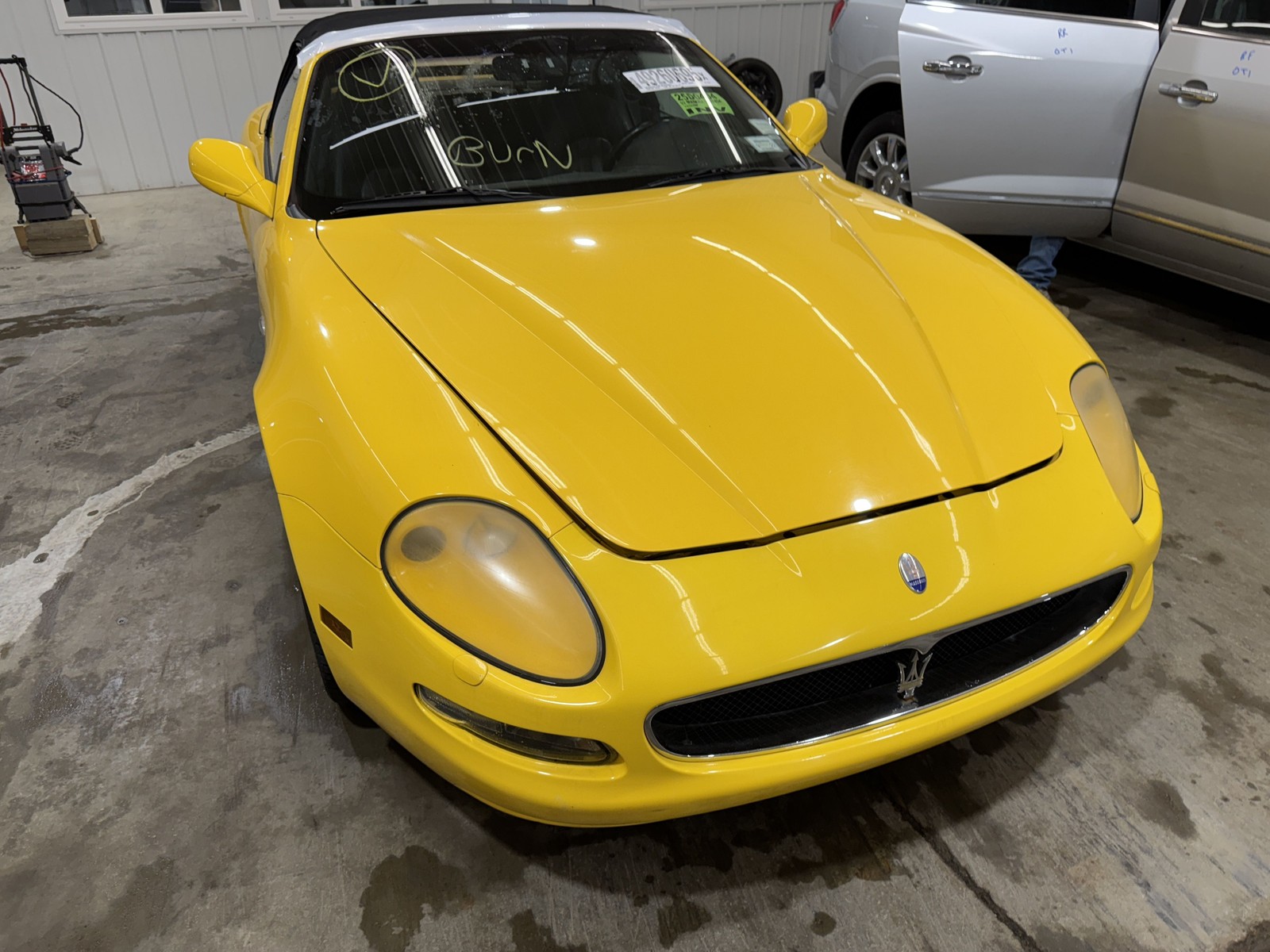 02 MASERATI SPYDER CAMBIOCORSA CONVERTIBLE WINDSHIELD WINDOW GLASS 67746200
