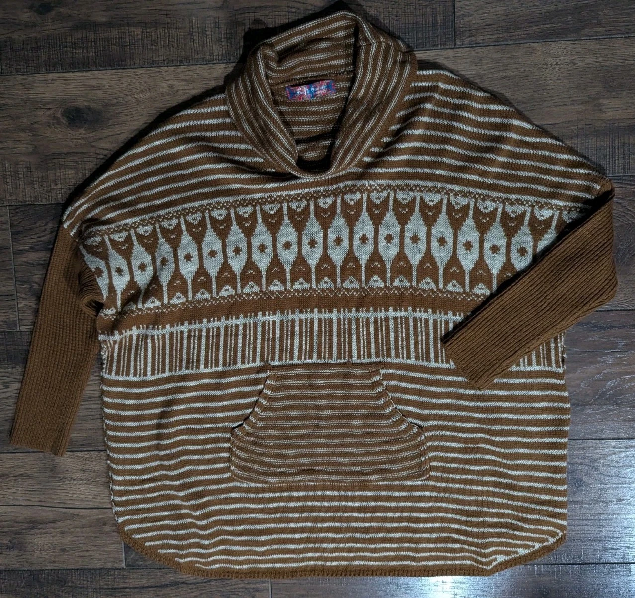Selfie Couture by Trendology Oversized Tan & Cream Aztec Print Poncho Size XS/S