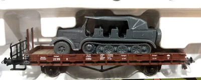 HO 836 Roco German DR halftrack artillery tractor on stake car new in box