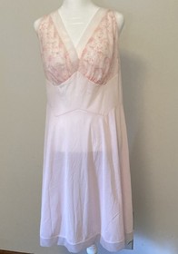 Vintage Vanity Fair Pink Nylon Nightgown Size 42 Gorgeous Embroidered Bodice