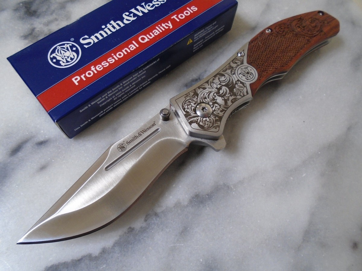 Smith & Wesson Unwavered Assisted Open Pocket Knife Fancy Folder