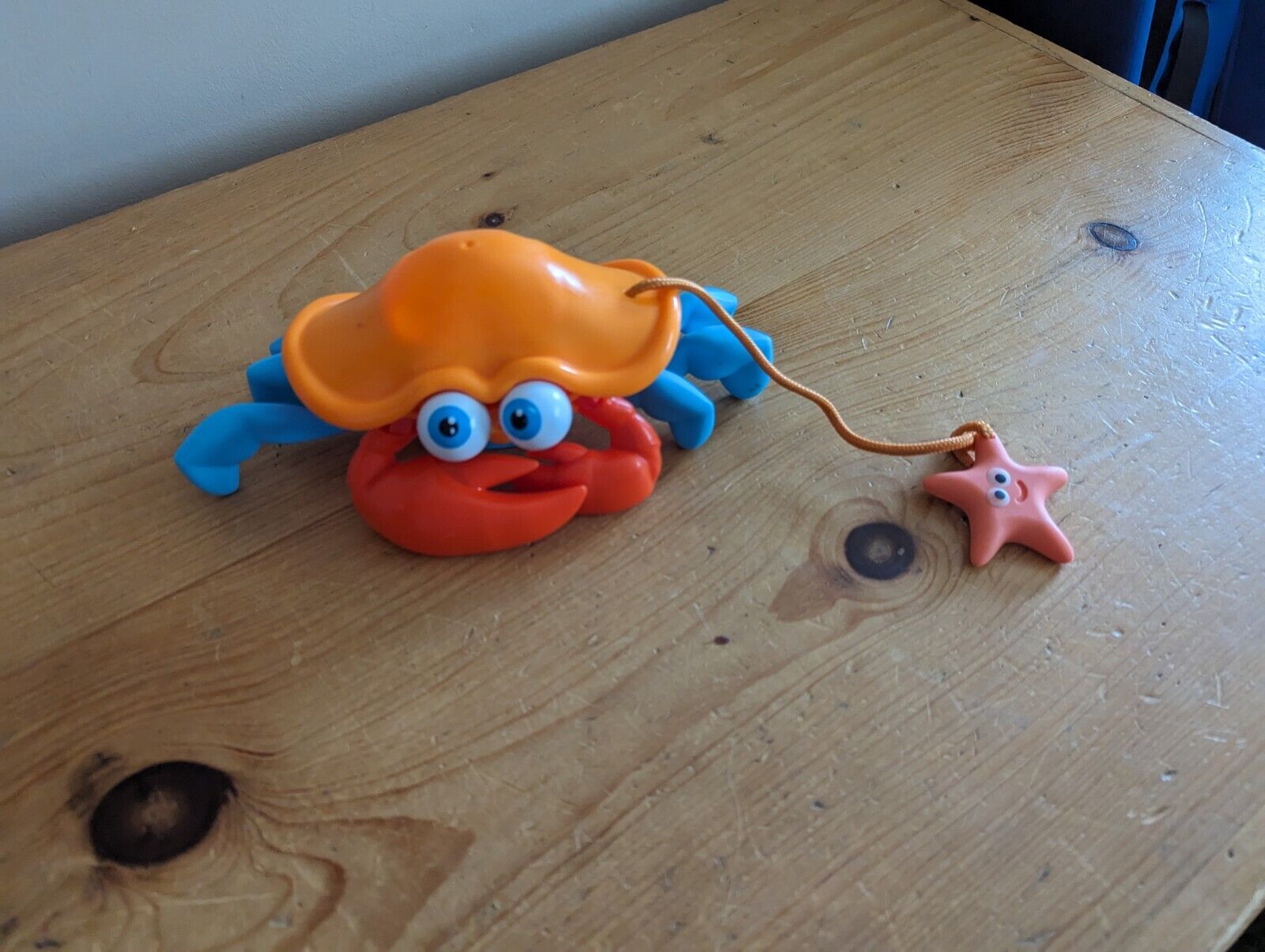 Fat Brain Toys Fun Crab Push Pull Play See Life Crabby - UEC