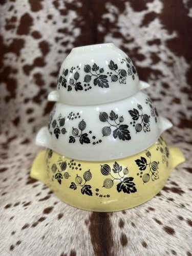 Pyrex Gooseberry Cinderella Bowl Set Yellow/White 441/443/444