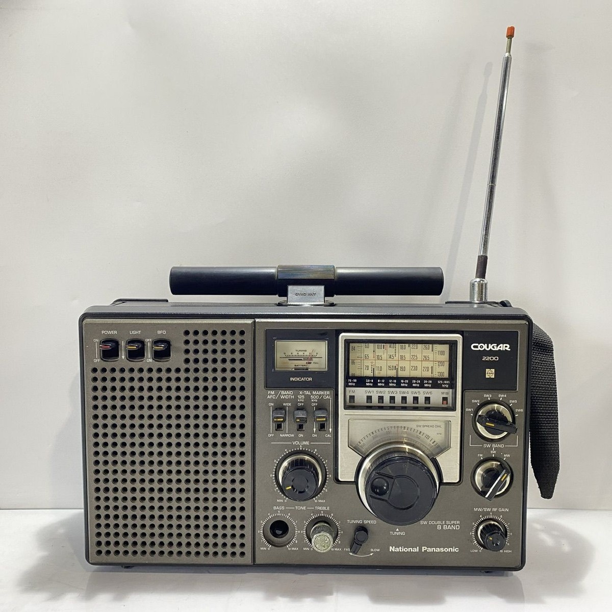 USED National COUAGR RF-2200 ナショナル ラジオ National Panasonic COUGAR RF-2200 Shortwave Radio Showa Retro