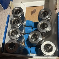 Lot of 9 Swagelok SS-400-2-8 SS 90 Elbow 1/4in Compression x 1/2in Male NPT
