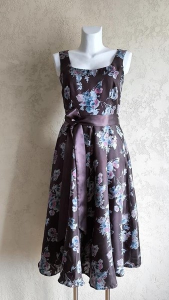 Women Laura Ashley Dress Brown Silk 38 / M / 46 #A2JX