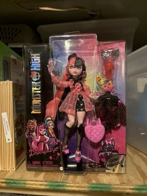 Mattel Monster High Doll G3 Draculaura Fashion Doll HHK51