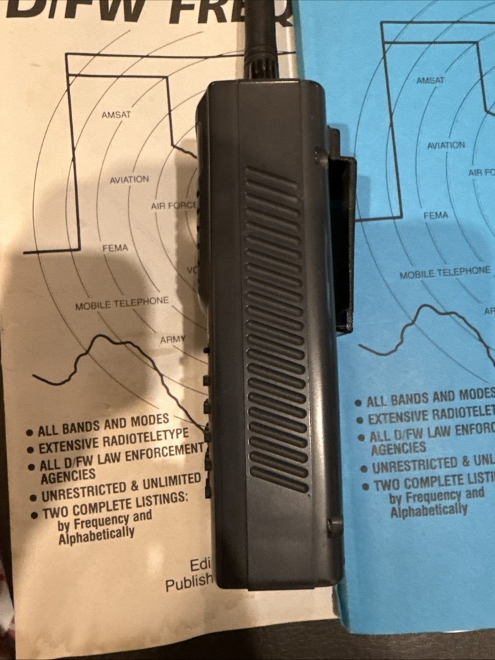 ÉMETTEUR-RÉCEPTEUR RADIO AMATEUR COM Icom IC-2350 HM-78 avec microphone