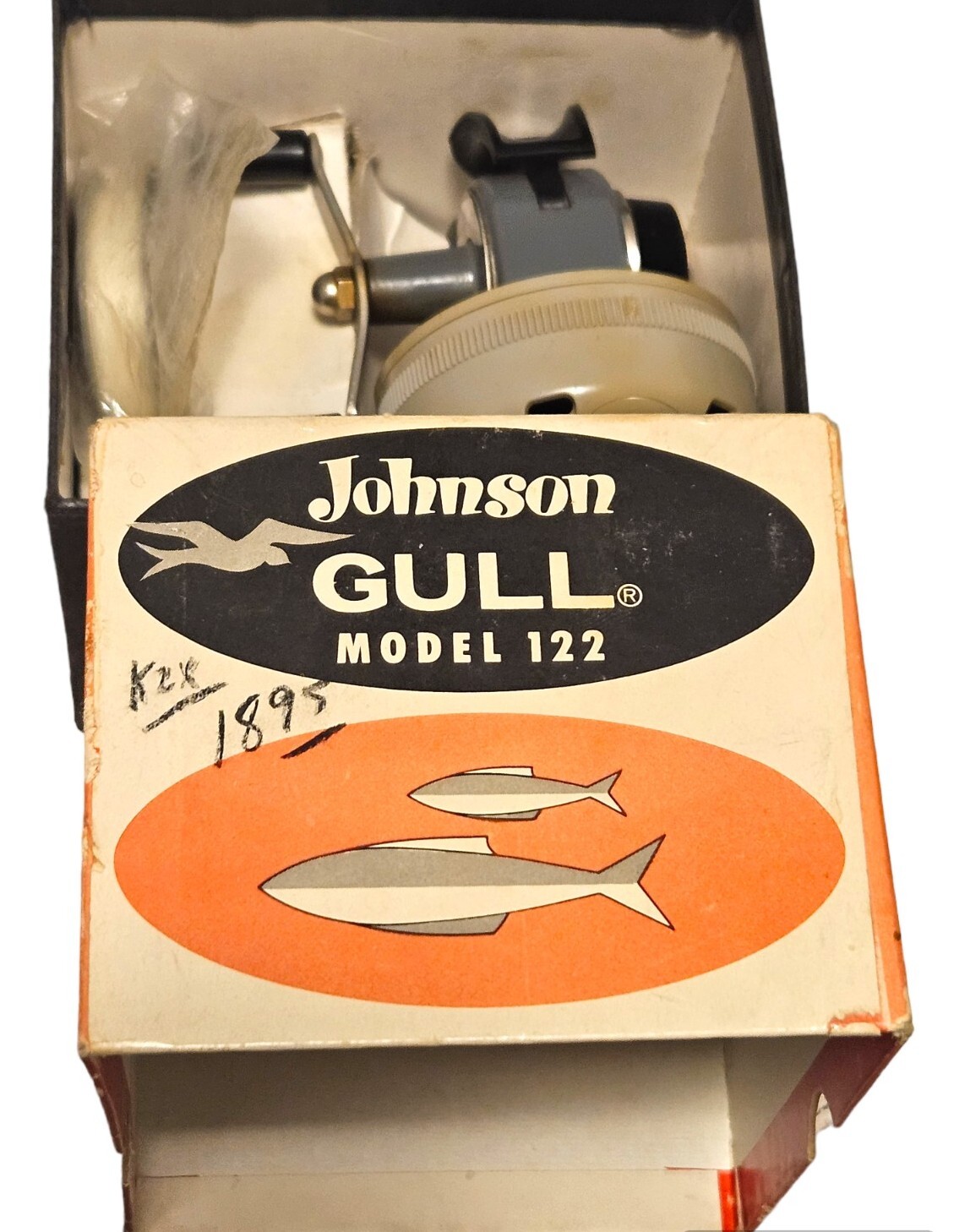 Vintage Johnson Spincast Fishing Reel Rare Gull Model 122 Closed Face