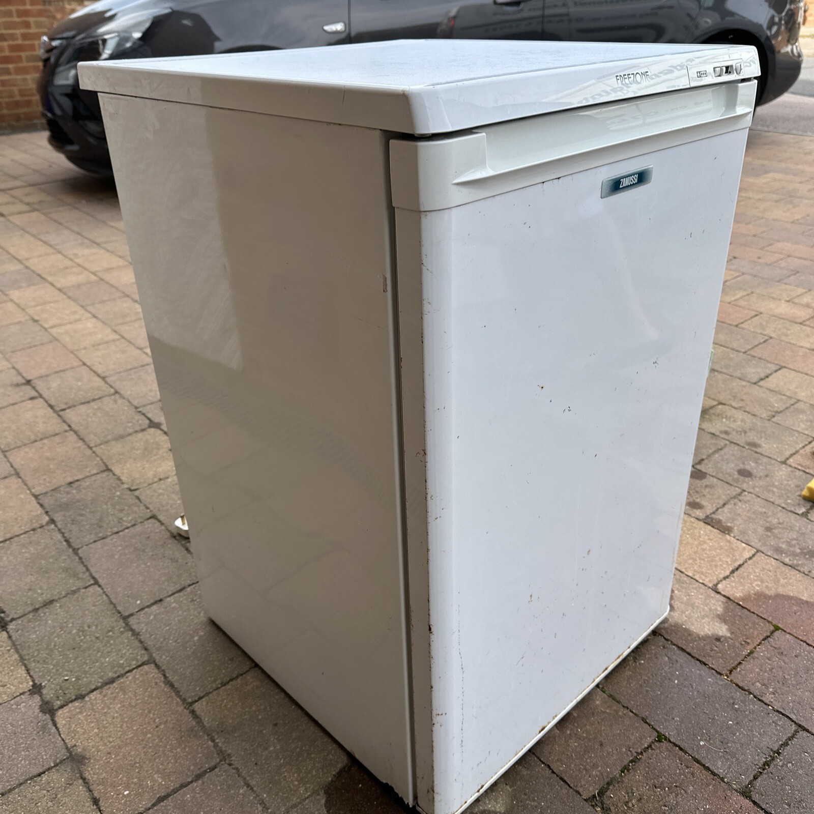 Zanussi Free Zone Undercounter Freezer 55cm X 70cm Depth eBay