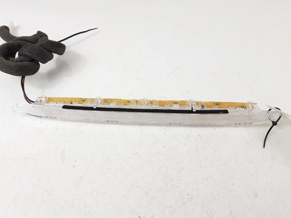 JAGUAR XF TOP CENTRE TAILLIGHT A046811 X250 2015 - Image 3 of 4