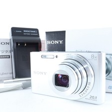 Excellent condition Sony DSCW830 20.1 MP digital camera with 2.7 inch LCD silve