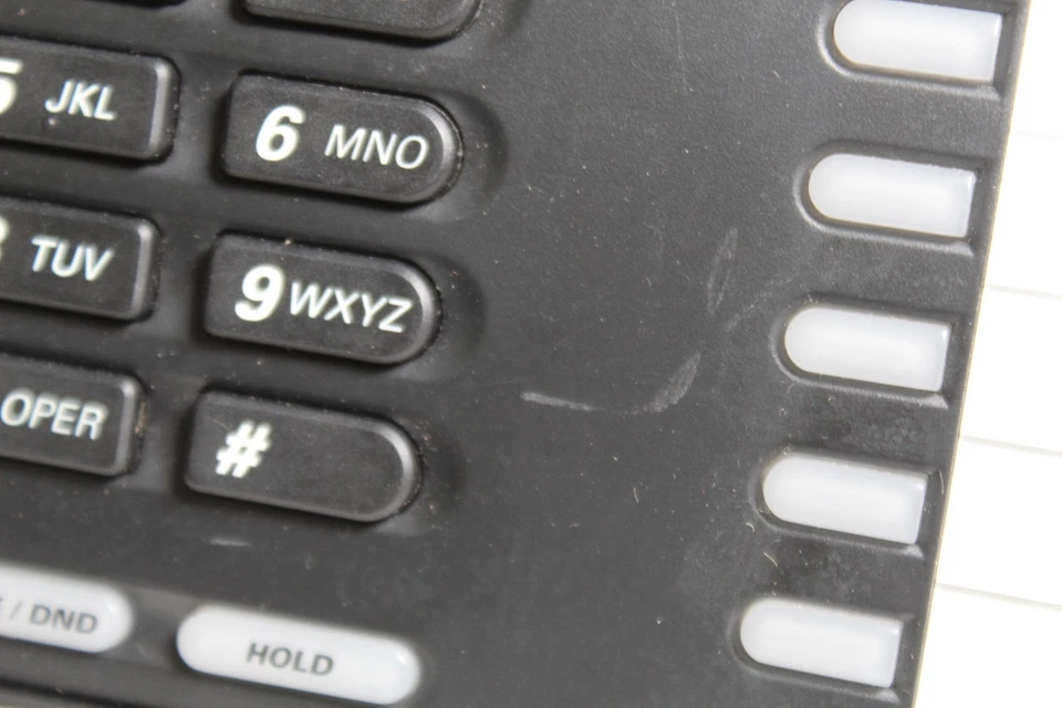 Lote de 10 teléfonos de oficina Allworx 9212L con pantalla retroiluminada IP con teléfonos y soportes Foto 3 de 4