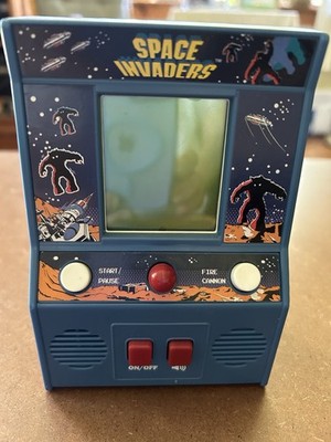 Taito Corporation Space Invaders handheld electronic Game 2016 item #09527 Blue