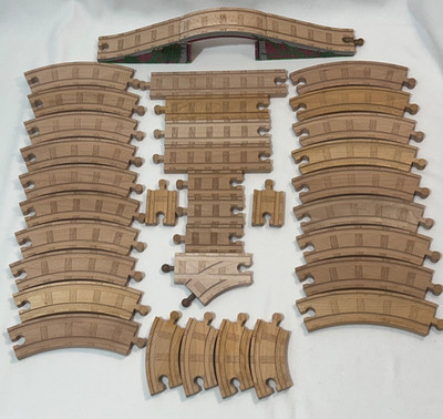 Holz Thomas und seine Freunde Zug Schienen und Brücke X 34 Teile von Learning Curve