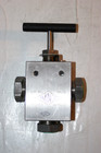 Aminco 44-6153 High Pressure SS 3-Way Needle Valve 60,000 Psi (.59 Tube OD)