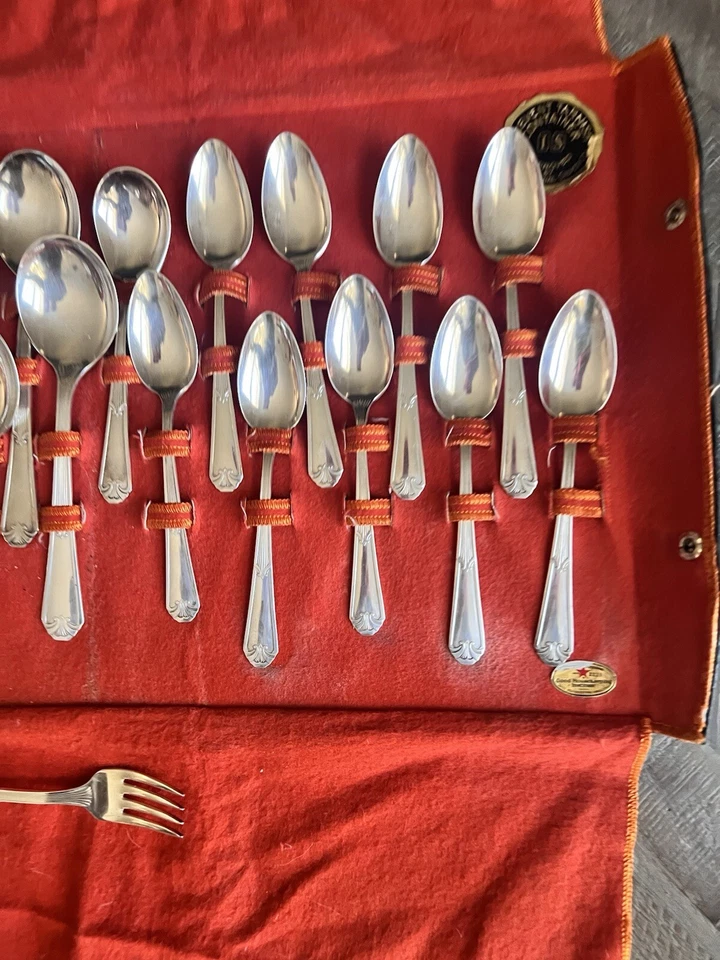 IS Stamped Set of 28 Silver Plate Wm Rogers & Son Vtg Silverplate Flatware - Image 4 of 4