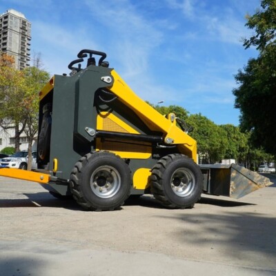 Mini Skid Steer Wheel Loader 23.5 hp Gas,  Briggs & Stratton Engine 3864