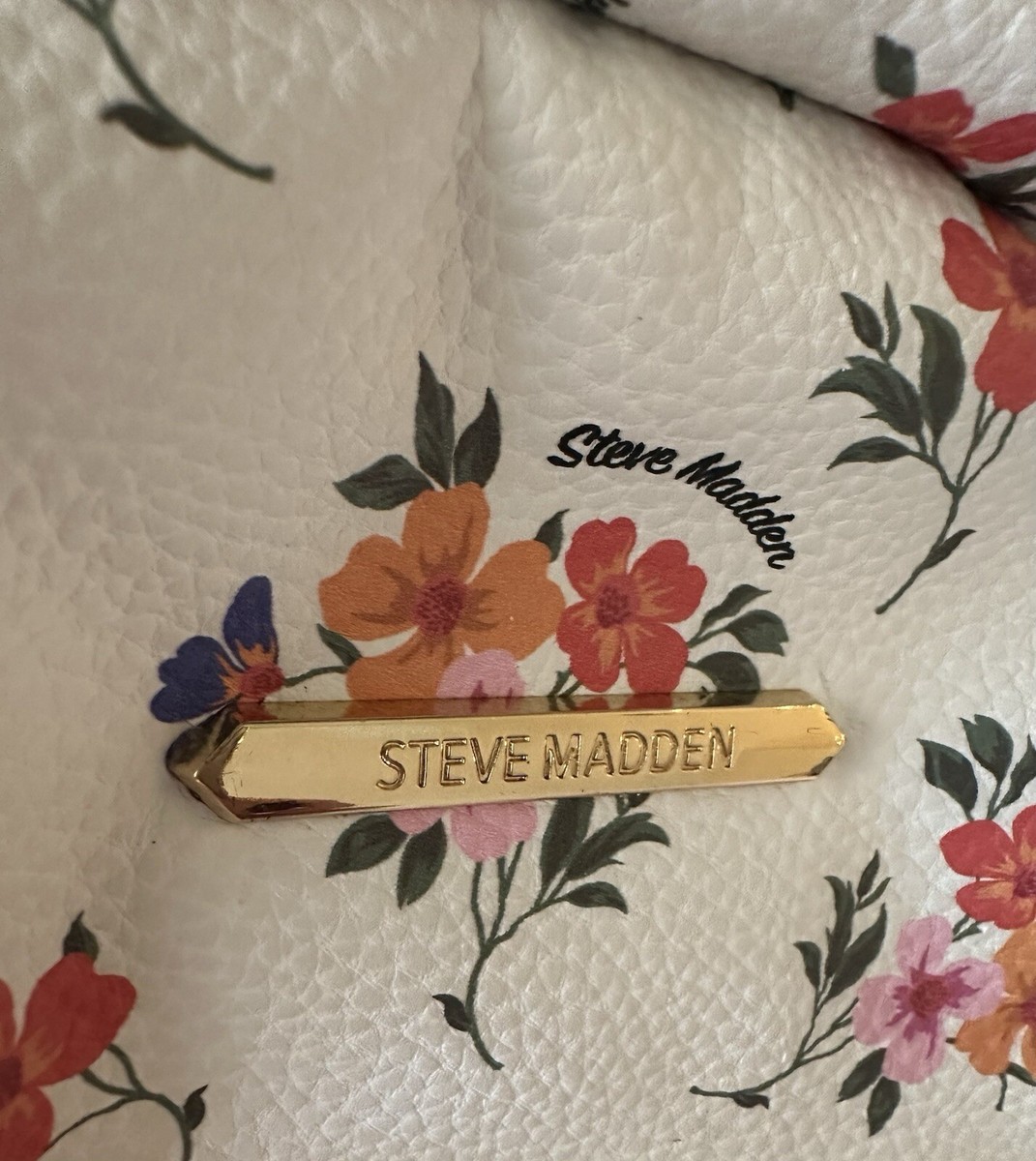 Steve Madden Mini Backpack White Floral Faux Leather 100% PU  display picture 1