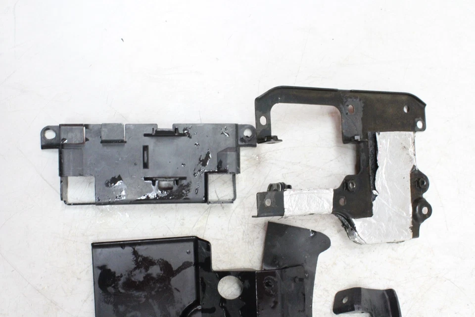 Yamaha FZ6 2006 OEM juego trasero izquierdo derecho soporte clavija conductor soportes Foto 2 de 4