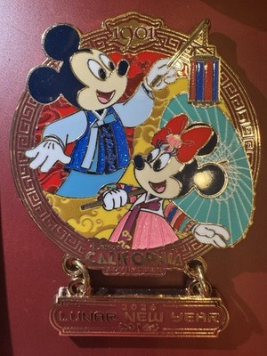 Disney Club 33 1901 Mickey & Minnie Lunar New Year 2026 Dangle Pin