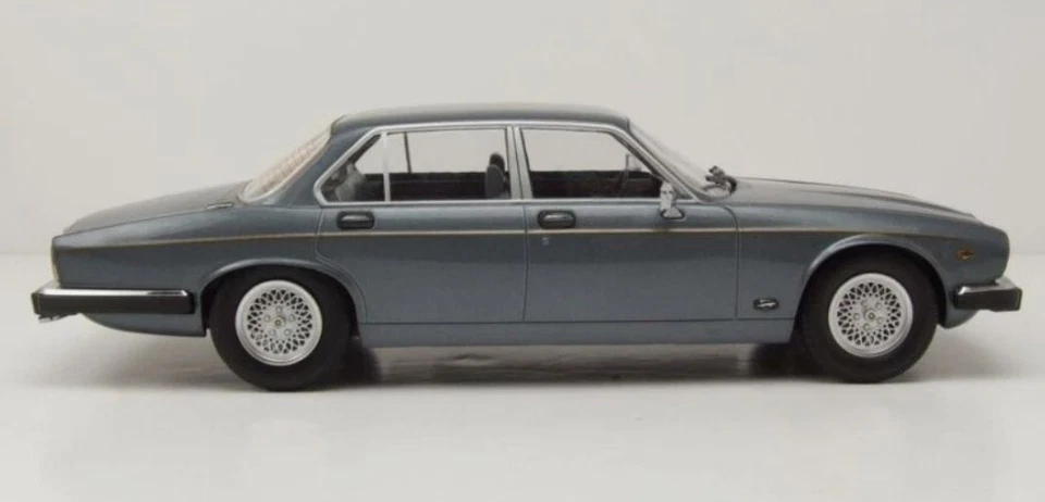 MODELCAR, JAGUAR XJ serie III 1979 Grigio scuro, 1/18,  MOD18177 - Immagine 4 di 4