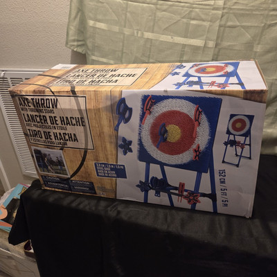 Axe Throw Target Game Set with Throwing Stars (Lancer de Hache)