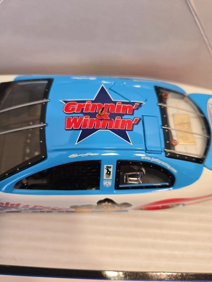 RC Authentics 1/24 RICHARD PETTY #43 GARFIELD GRINNIN & WINNIN NASCAR 道奇 — 第 4/4 张图片