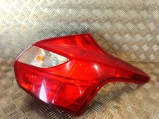 FORD FOCUS ZETEC MK3 (C346) 5DR HATCH 11-14 TAIL LIGHT O/S/R 43561 SCRATCHES