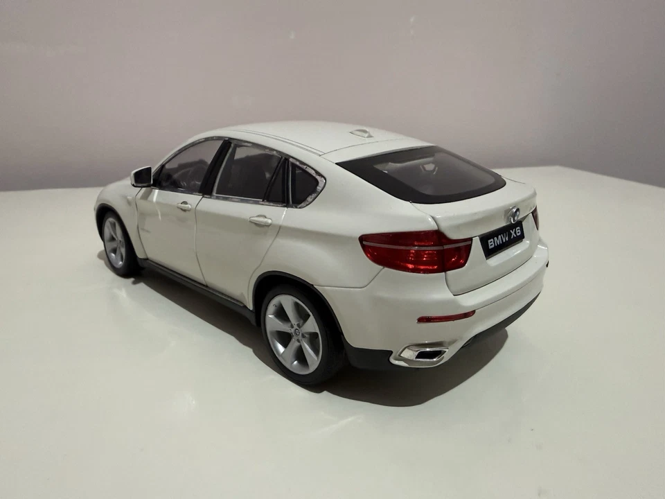 BMW X6 1/8 Welly - Immagine 4 di 4