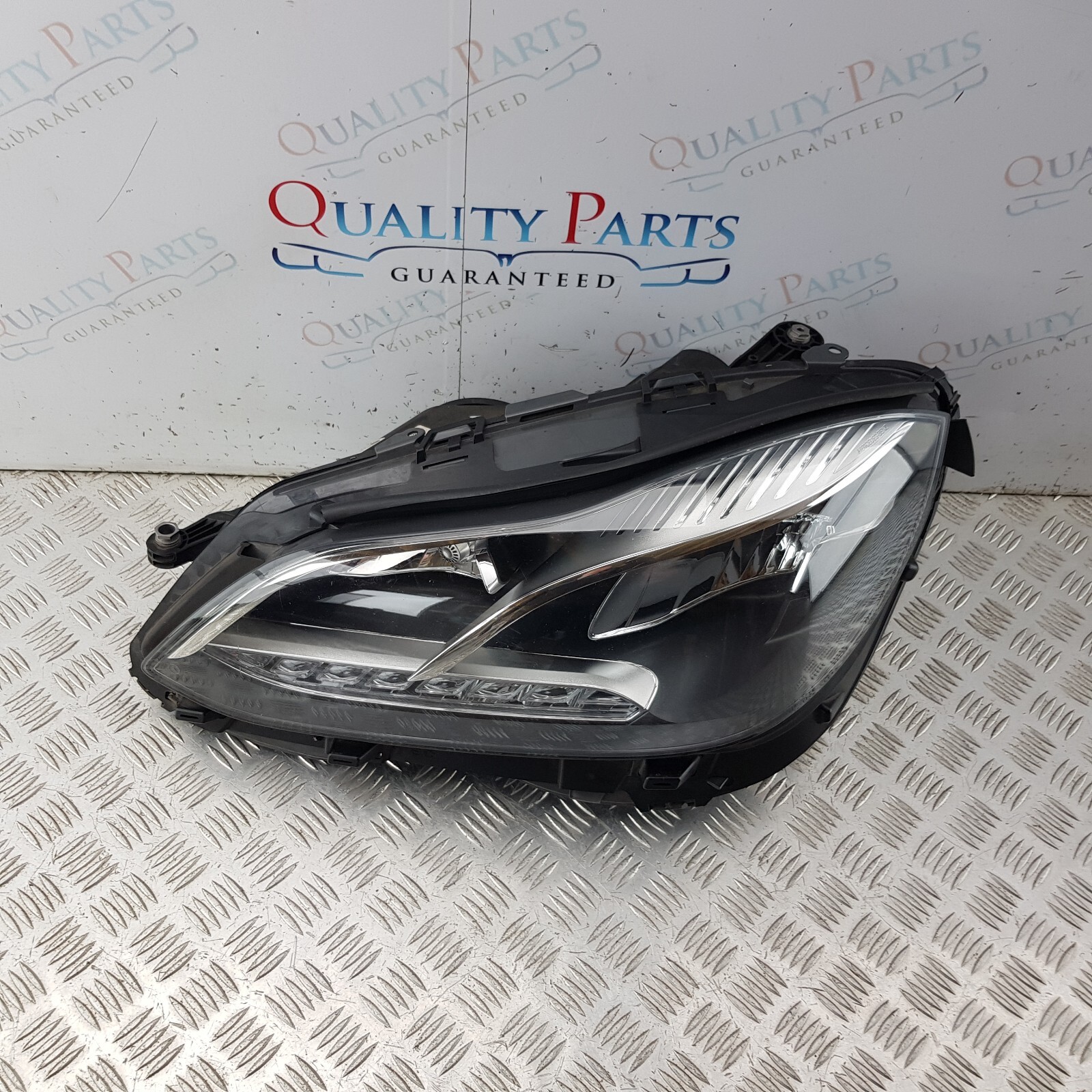 MERCEDES E CLASS FRONT HEADLIGHT LEFT PASSENGER SIDE XENON W212 