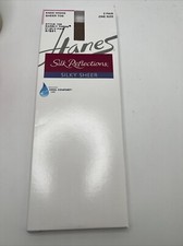 Hanes Women's Silk Reflections Barely There Sheer One Size Knee Highs 2 Pair 725