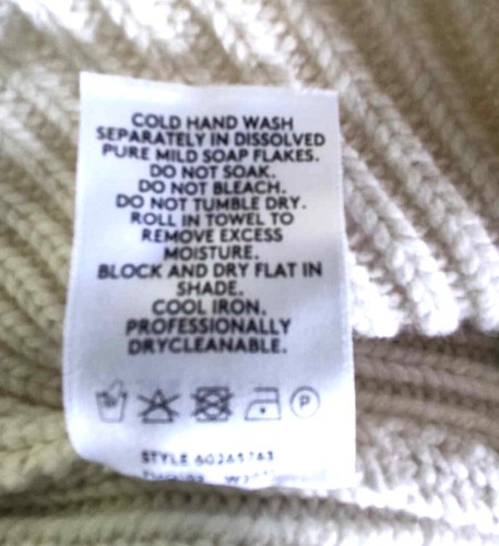 Excellent quality sleeveless jumper. Wool/cotton. Chunky. Cream. Country Road. - Picture 12 of 12