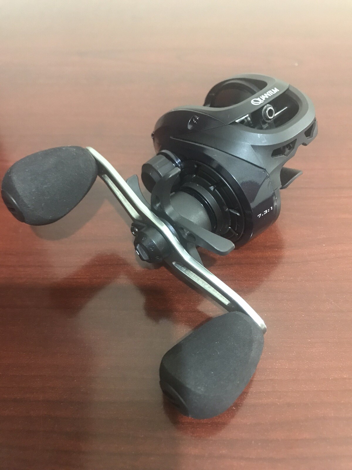 QUANTUM ESCALADE ESC100H RIGHT BAIT CASTING FISHING REEL 10 