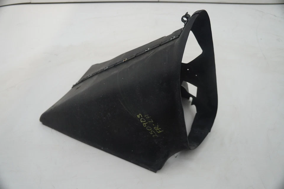 Para-choque dianteiro esquerdo duto de ar guia painel transportador 65870900 Ferrari 360 2004 - Imagem 2 de 4