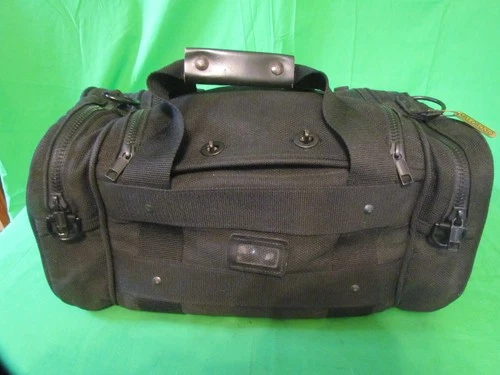 ANDIAMO Valoroso Fountain Valley CA. Canvas Duffle bag 19" Black Great Condition