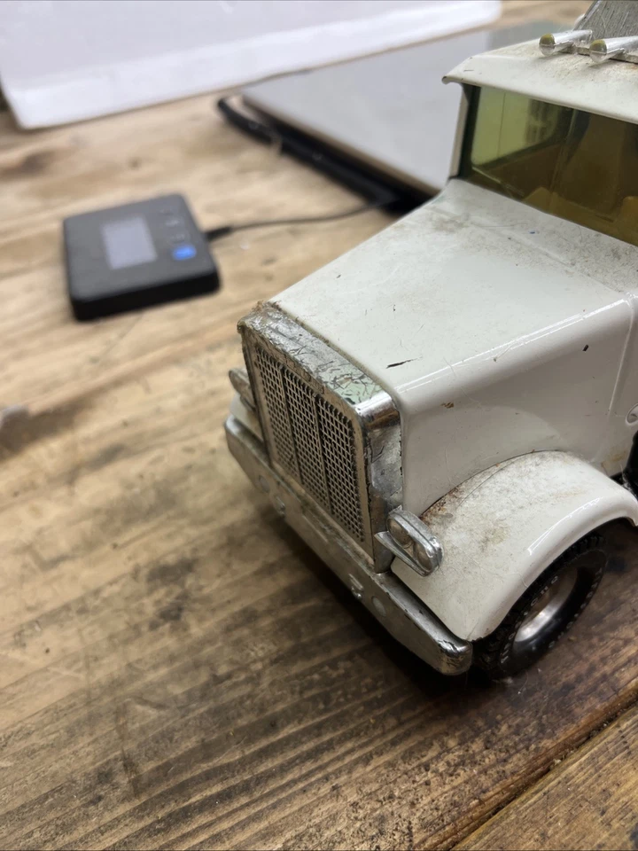 Polaris- Hibernating is for Bears Stamped Steel 18-Wheeler by Nylint - Image 4 of 4