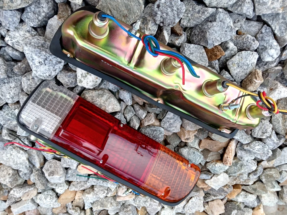 1 PAR DE LANTERNAS TRASEIRAS TRASEIRAS PARA PICAPE DATSUN 620 1972-1979 - Imagem 2 de 4