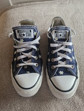 Ladies Blue All Star Converse With Embroidered Daisy's Size 4