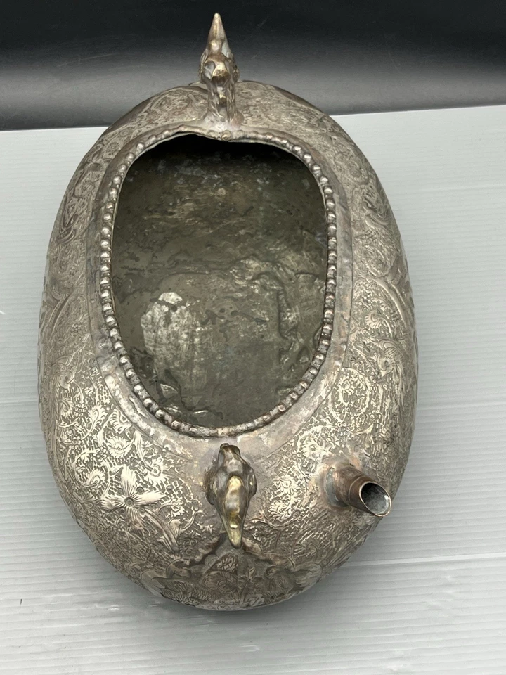 Um Qajar cobre estanhado Kashkul Dervix tigela forma barco cabeça de dragão figura sufi - Imagem 2 de 4